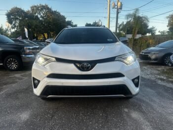 Toyota RAV4 SE 2017