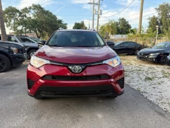 Toyota RAV4 LE AWD 2018